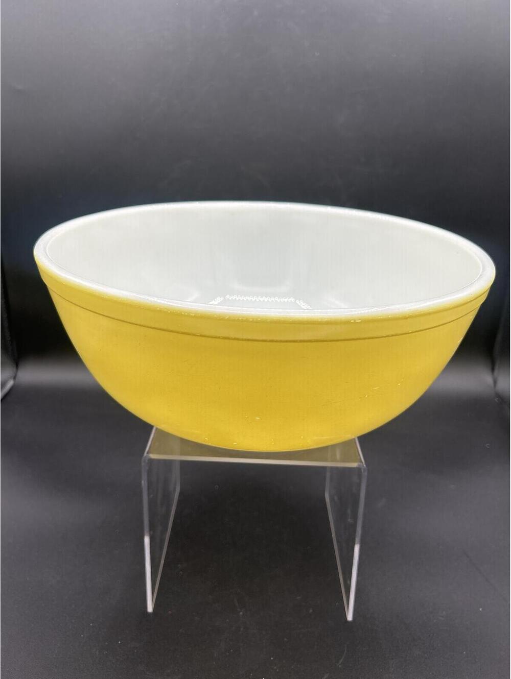 Vintage Pyrex Yellow Mixing Bowl 404